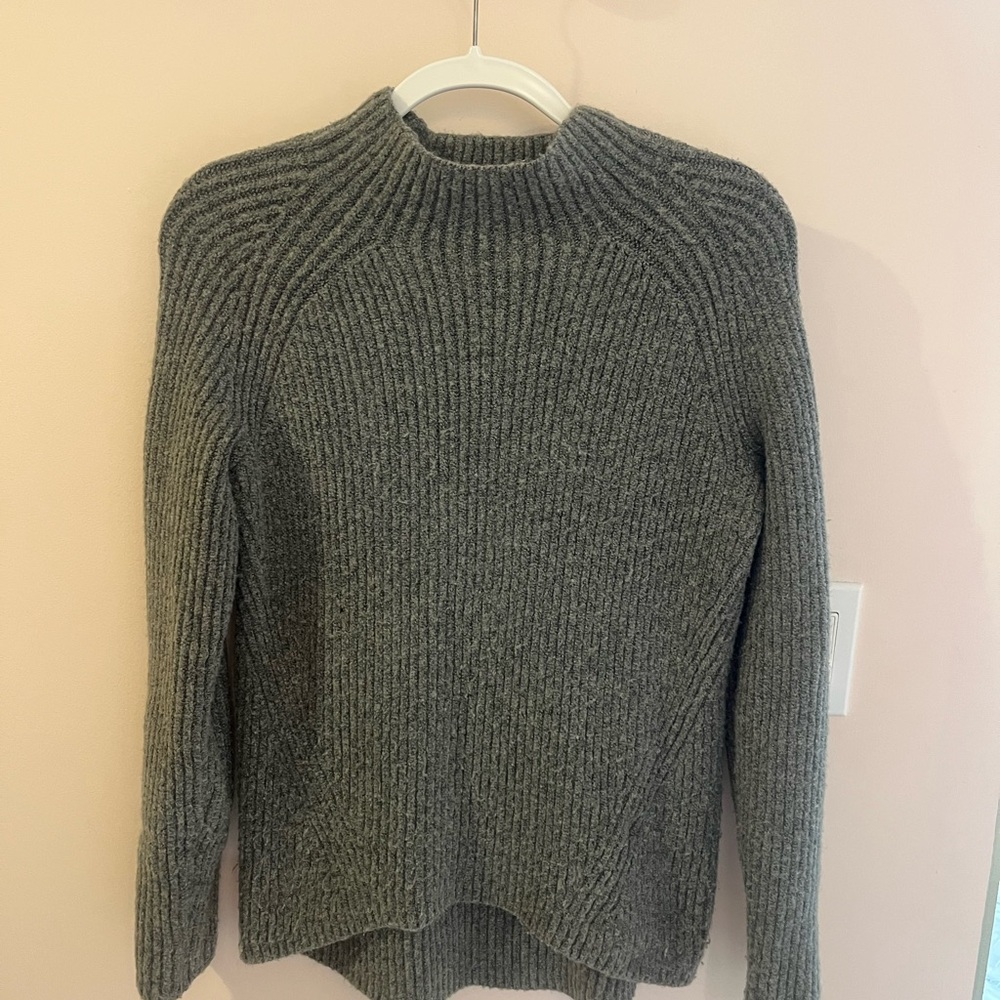 Madewell Gray Mock Neck Sweater with Ribbed Texture